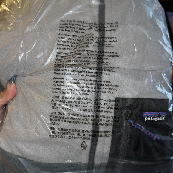 New PATAGONIA MEN'S MICRODINI HOODY - Picture 6 of 7